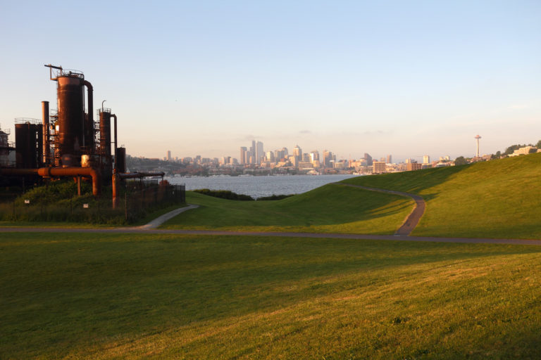 The view of downtown Seattle, across Lake Union from Gasworks Park at sunrise. Washington State. USA.